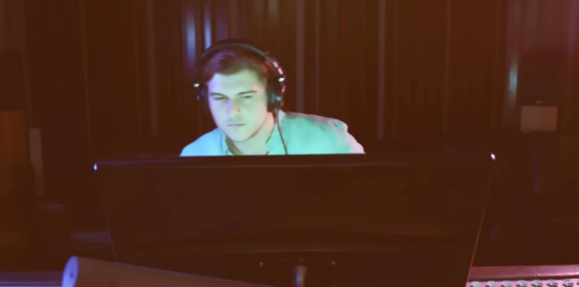 Moderne Arbeitsumgebung mit UI-Design-Projekten